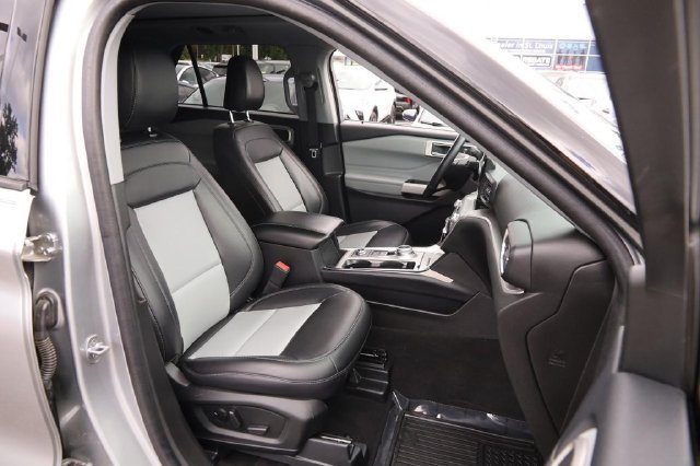 Certified 2023 Ford Explorer XLT w/ Equipment Group 202A AWD/4WD image 28