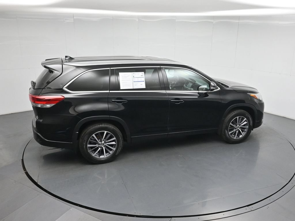 Used 2018 Toyota Highlander XLE AWD/4WD image 39
