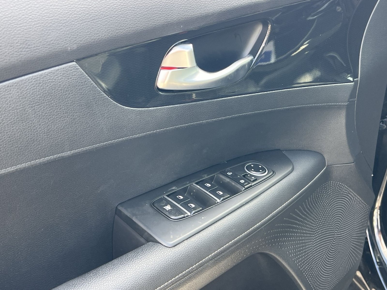 Used 2023 Kia Forte GT-Line w/ GT-Line Technology Package FWD image 15