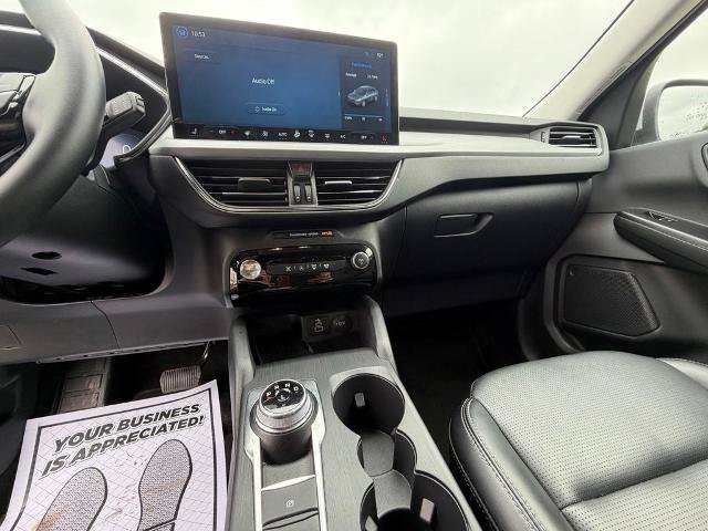 Certified 2025 Ford Escape Platinum AWD/4WD image 31