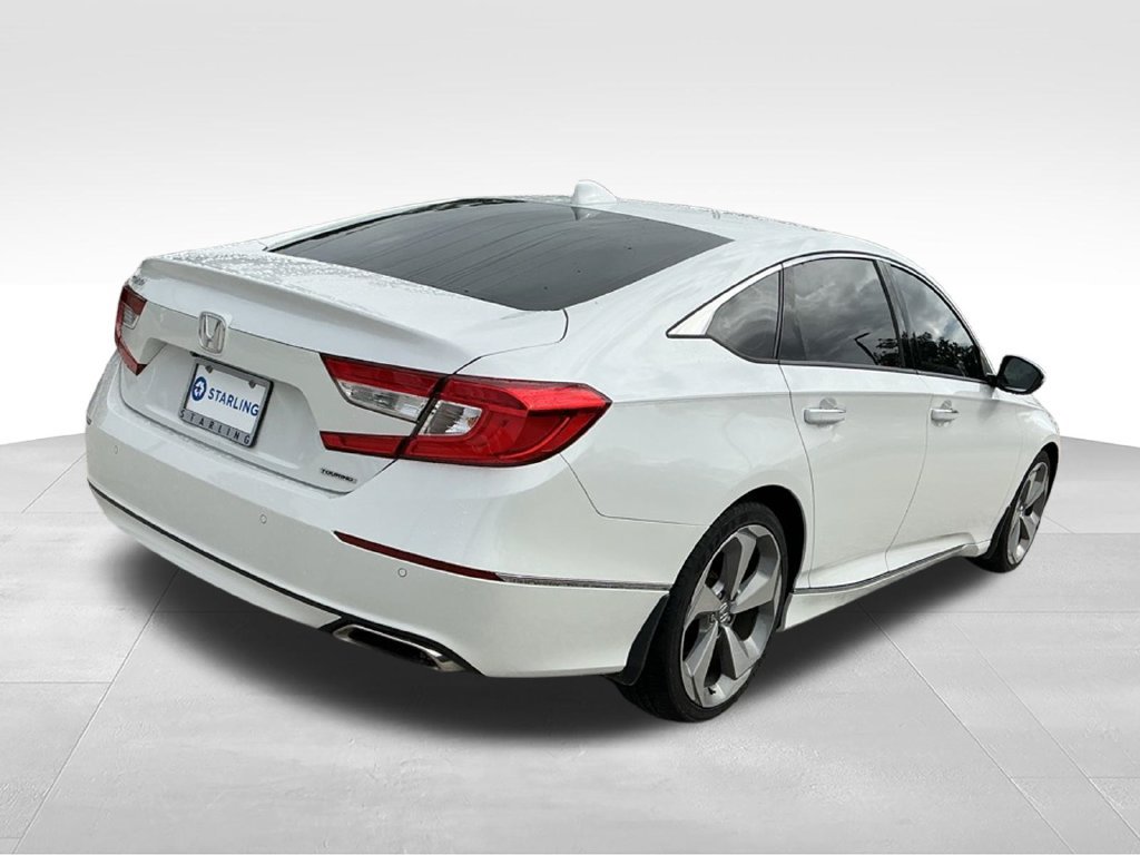 Used 2018 Honda Accord Touring image 9