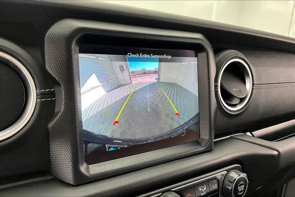 Used 2023 Jeep Wrangler Unlimited Sahara image 21