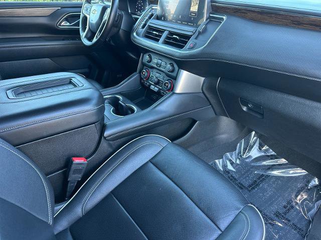 Used 2023 Chevrolet Suburban Premier image 16