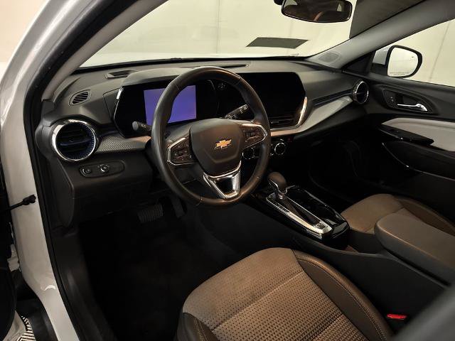 Used 2025 Chevrolet Trax LT w/ Driver Confidence Package FWD image 15