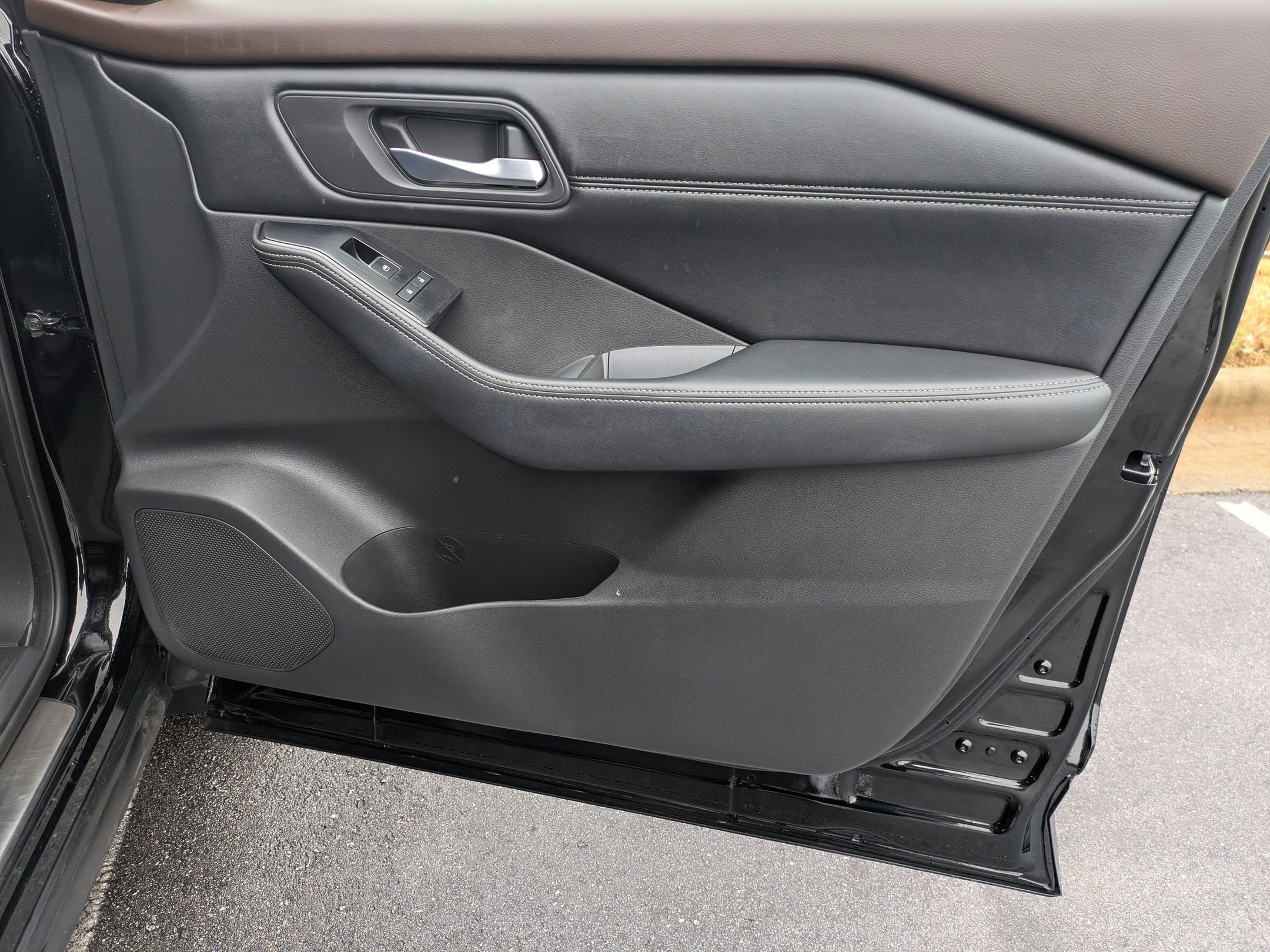 Used 2022 Nissan Rogue SL w/ SL Premium Package image 37