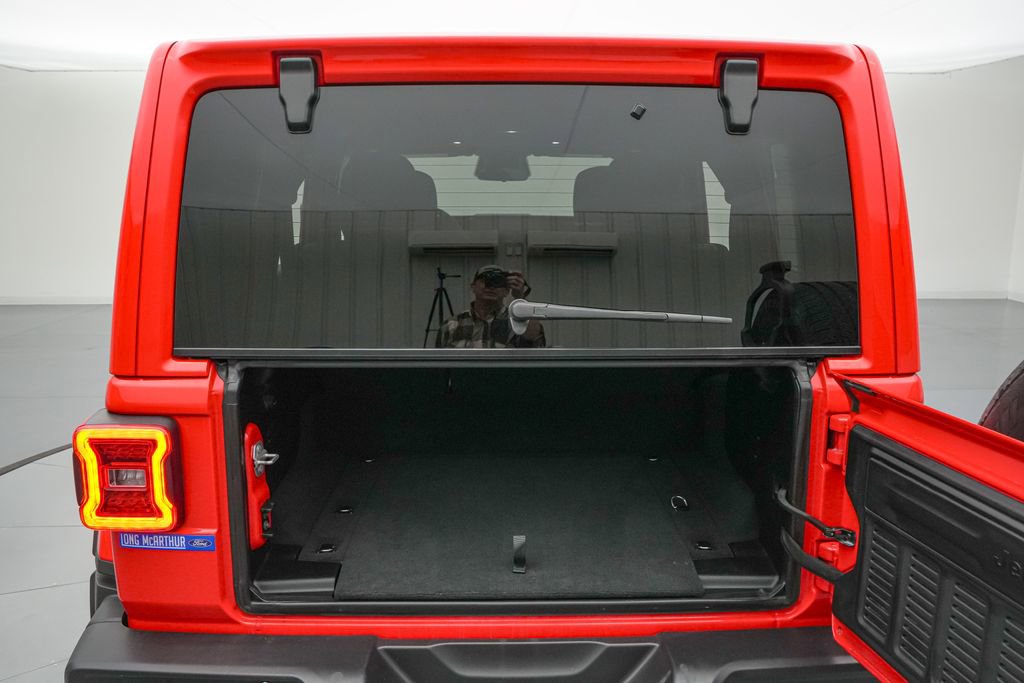 Used 2025 Jeep Wrangler Unlimited Sahara w/ Safety Group AWD/4WD image 20