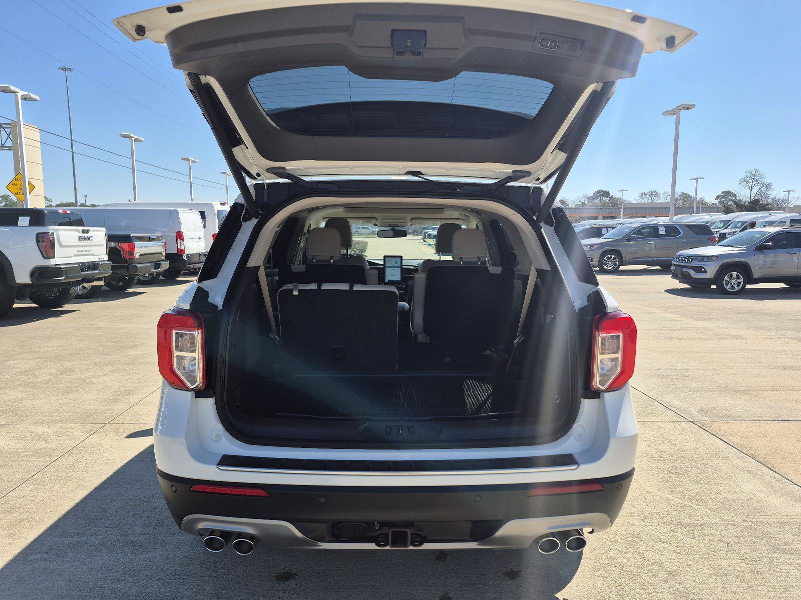 Certified 2021 Ford Explorer Platinum w/ Equipment Group 601A image 14