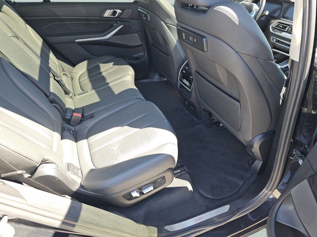 Used 2020 BMW X7 xDrive40i w/ Premium Package AWD/4WD image 29