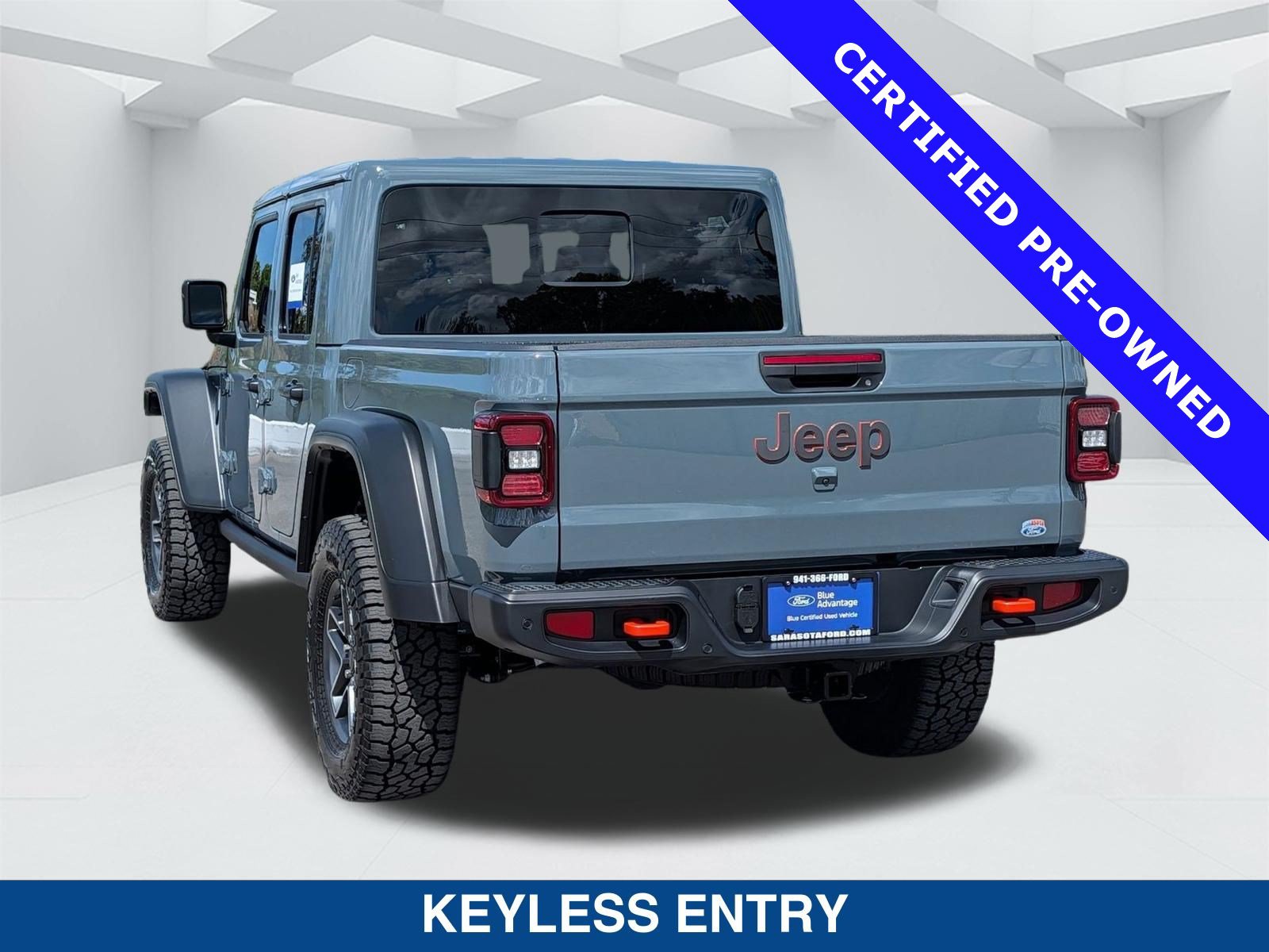Used 2025 Jeep Gladiator Mojave w/ Safety Group AWD/4WD image 6