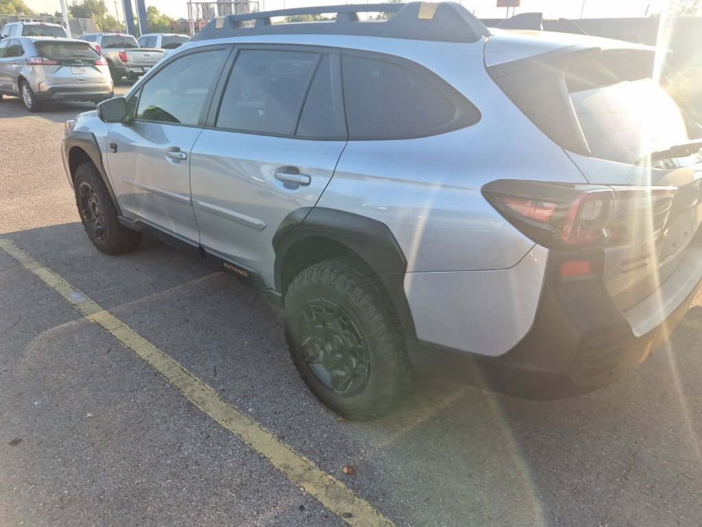 Used 2025 Subaru Outback Wilderness AWD/4WD image 11