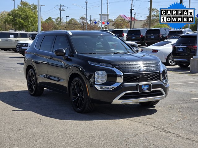 Used 2023 Mitsubishi Outlander SEL FWD image 3