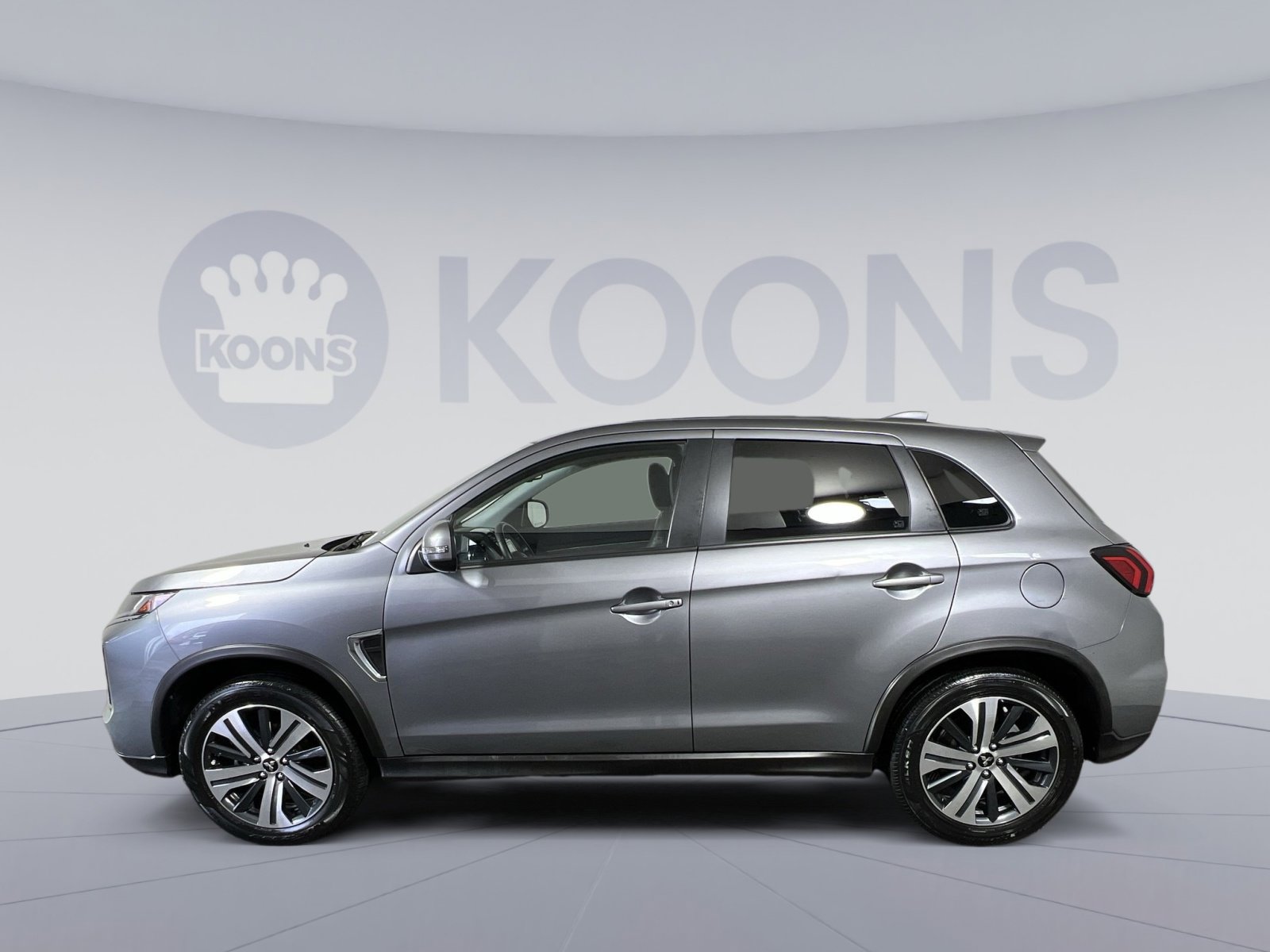 Used 2023 Mitsubishi Outlander Sport SE image 2