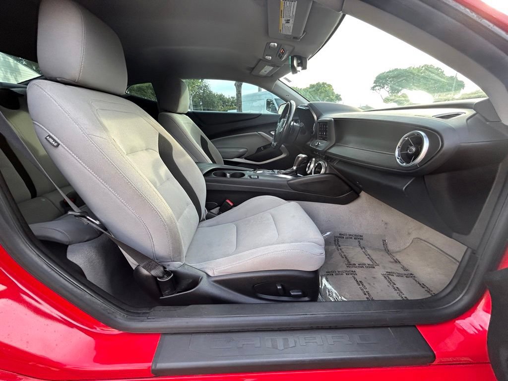 Used 2022 Chevrolet Camaro LT RWD image 23