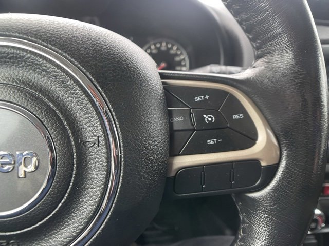 Used 2017 Jeep Renegade Latitude w/ Cold Weather Group image 20