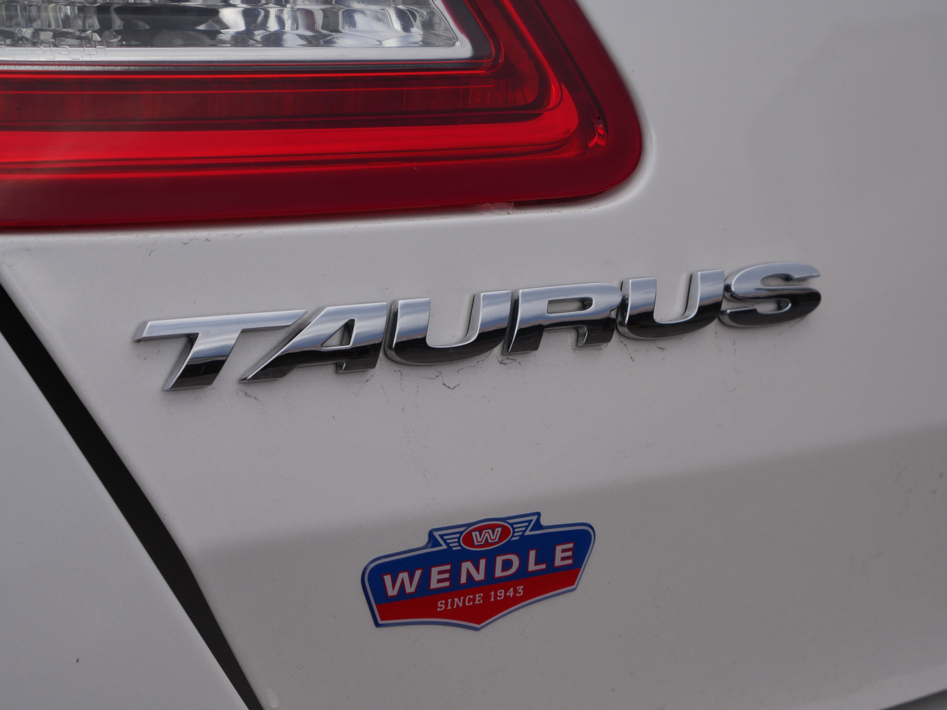 Certified 2017 Ford Taurus Limited image 26