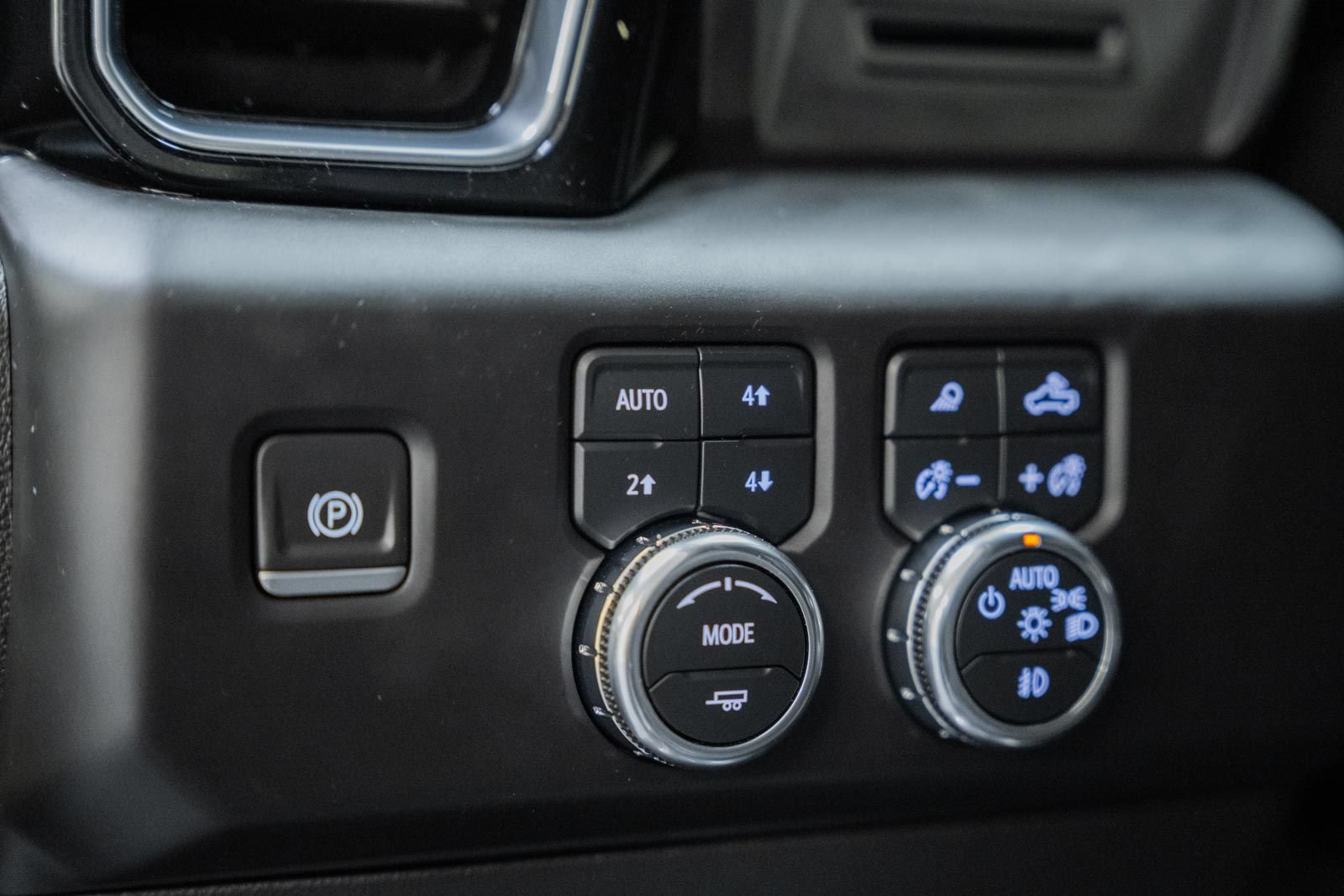 Used 2024 GMC Sierra 2500 Denali AWD/4WD image 46
