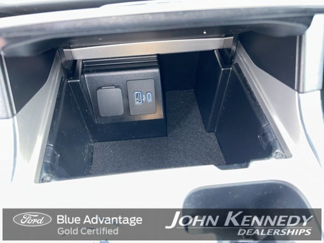 Certified 2022 Ford Explorer XLT w/ Equipment Group 202A image 31