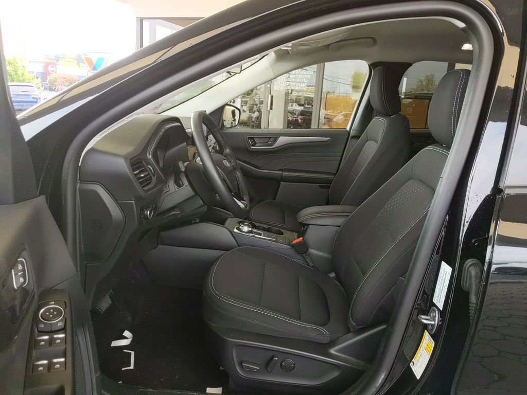 Certified 2024 Ford Escape Active AWD/4WD image 13