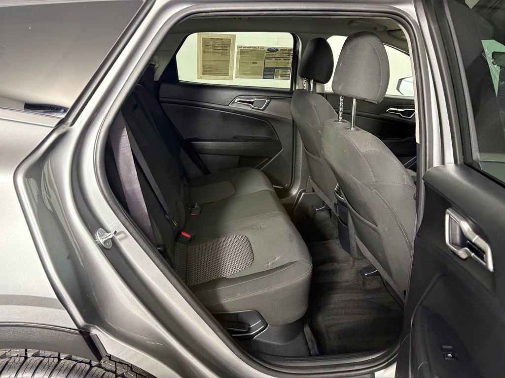 Used 2023 Kia Sportage LX AWD/4WD image 31