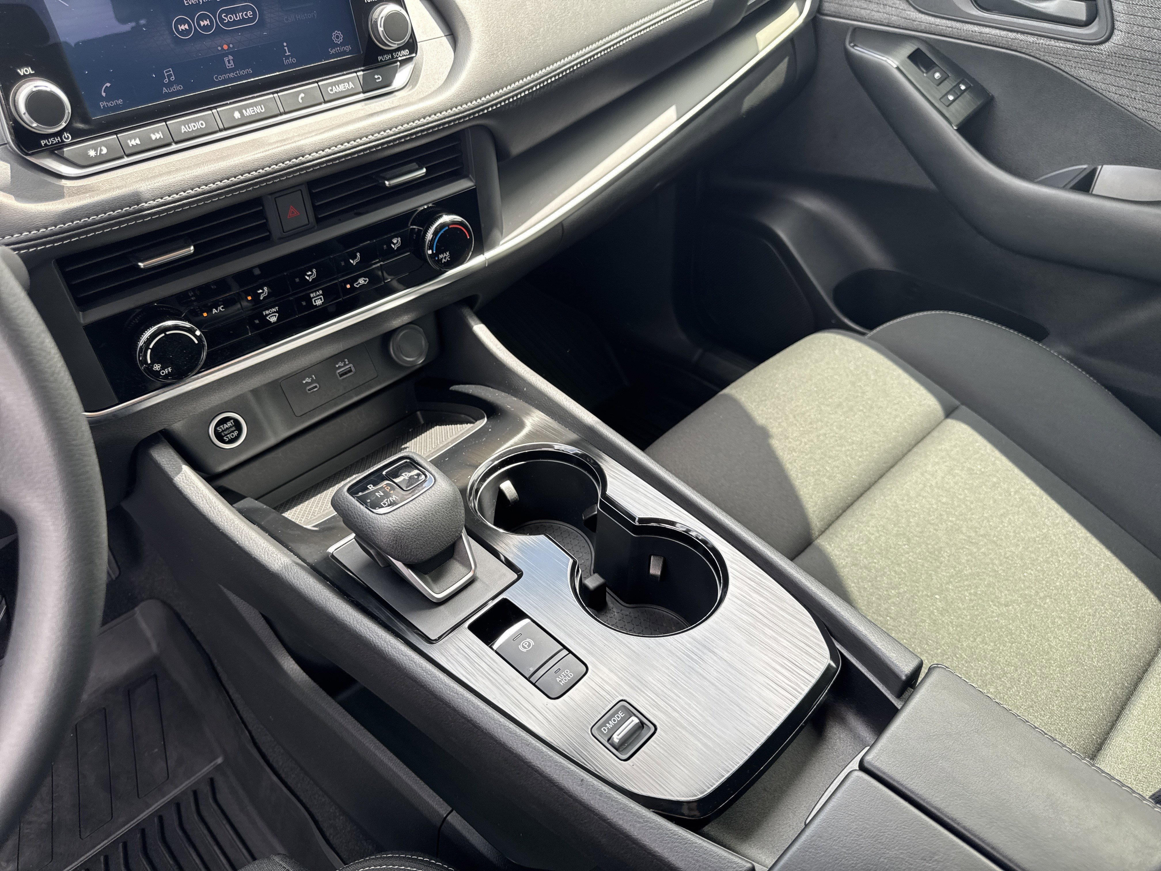 Used 2023 Nissan Rogue S FWD image 30