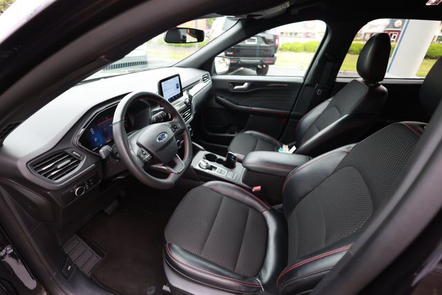 Certified 2025 Ford Escape ST-Line FWD image 15