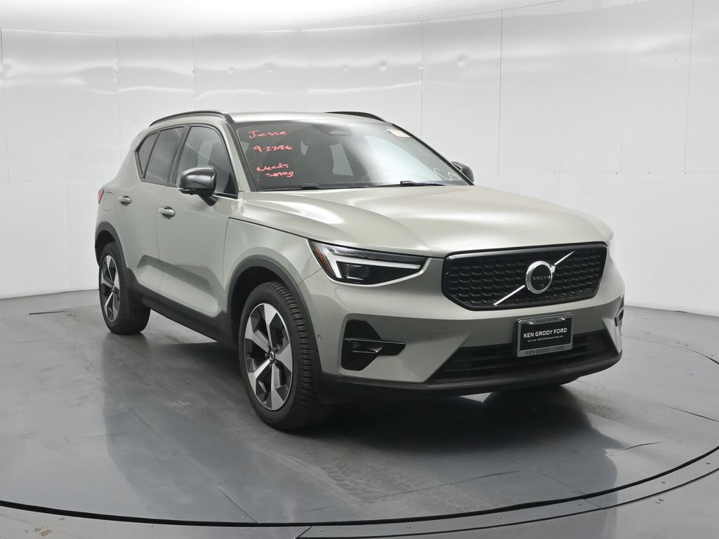 Used 2023 Volvo XC40 B5 Ultimate AWD/4WD image 18