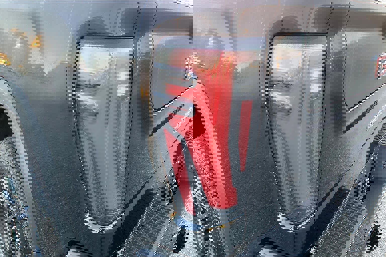 Used 2025 GMC Sierra 2500 AT4 w/ AT4 Premium Plus Package image 27