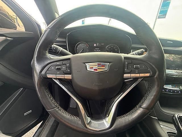 Used 2021 Cadillac XT6 Premium Luxury w/ LPO, Floor Liner Package AWD/4WD image 17