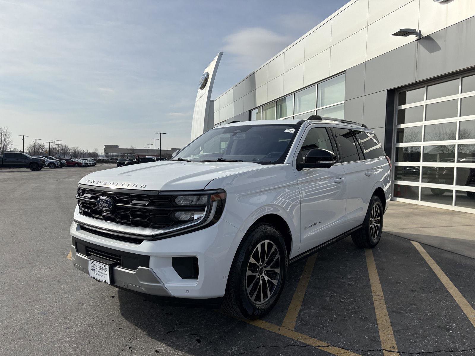 Certified 2025 Ford Expedition Platinum image 3