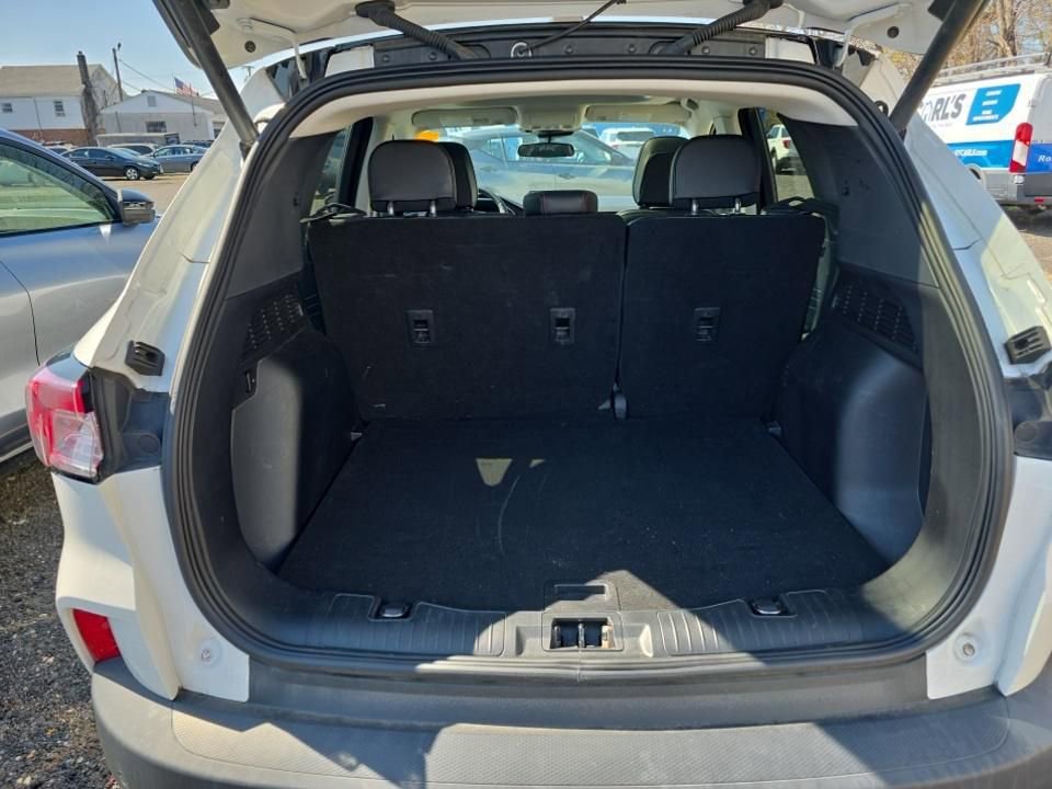 Certified 2022 Ford Escape SEL w/ SEL Stealth AWD Package image 11