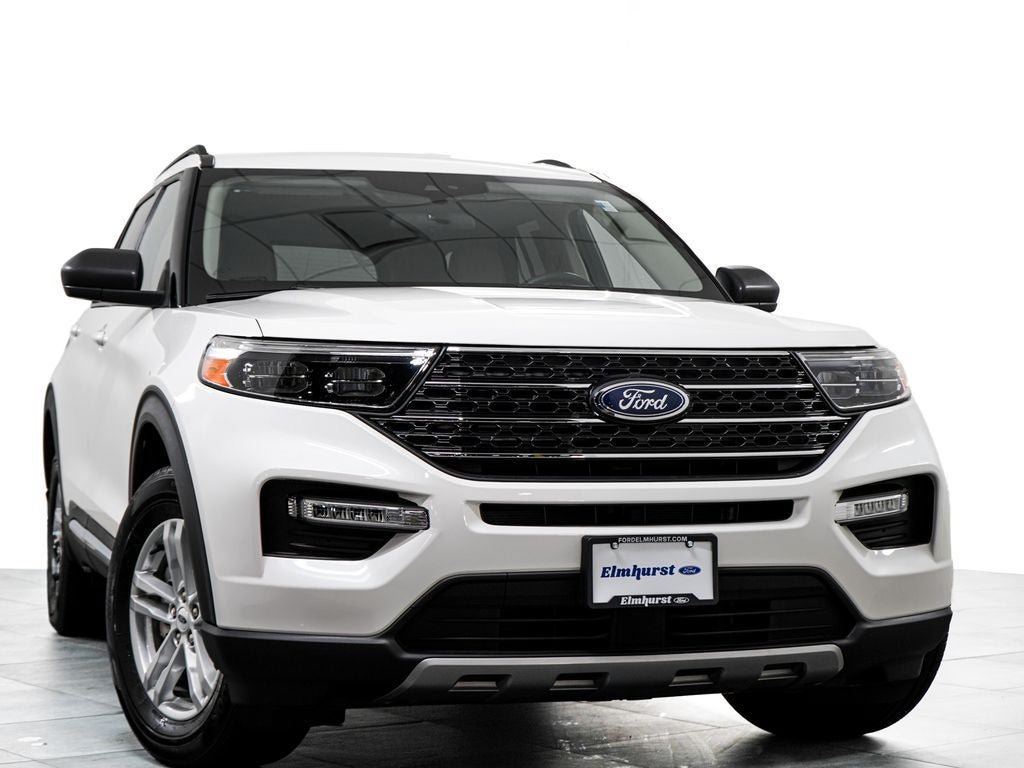 Certified 2023 Ford Explorer XLT w/ Equipment Group 202A AWD/4WD image 3