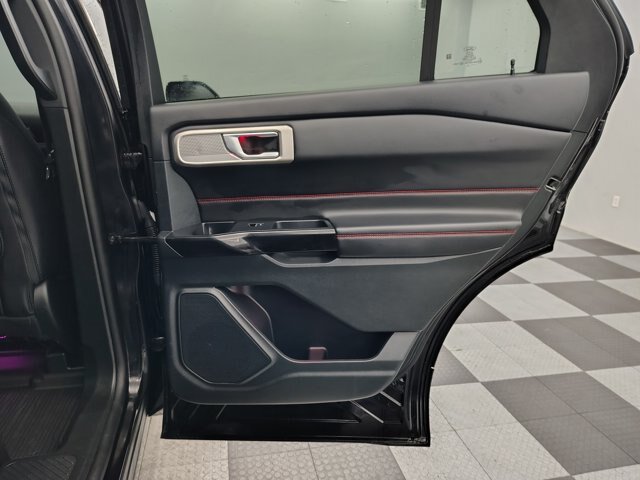 Certified 2024 Ford Explorer ST-Line w/ Class IV Trailer Tow Package AWD/4WD image 31