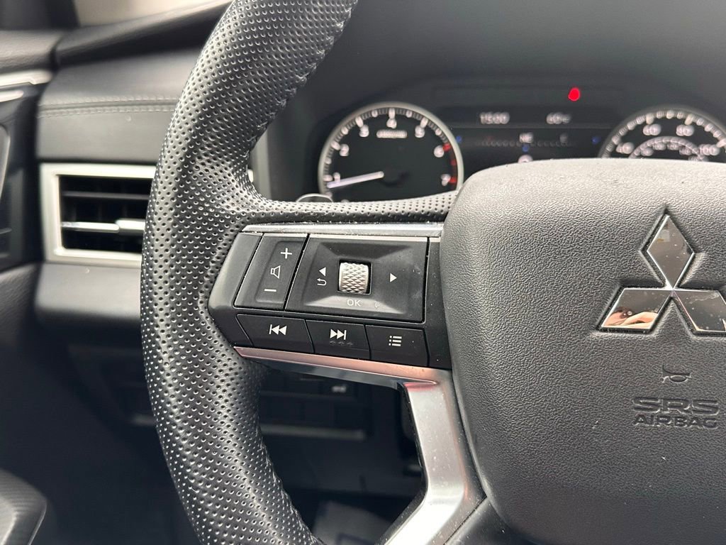 Used 2022 Mitsubishi Outlander SEL AWD/4WD image 28