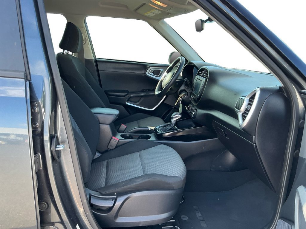 Used 2020 Kia Soul LX FWD image 22