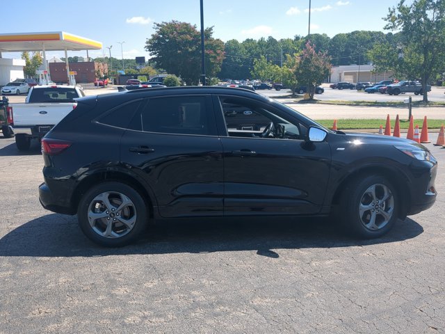 Certified 2024 Ford Escape ST-Line w/ Tech Pack #1 AWD/4WD image 3
