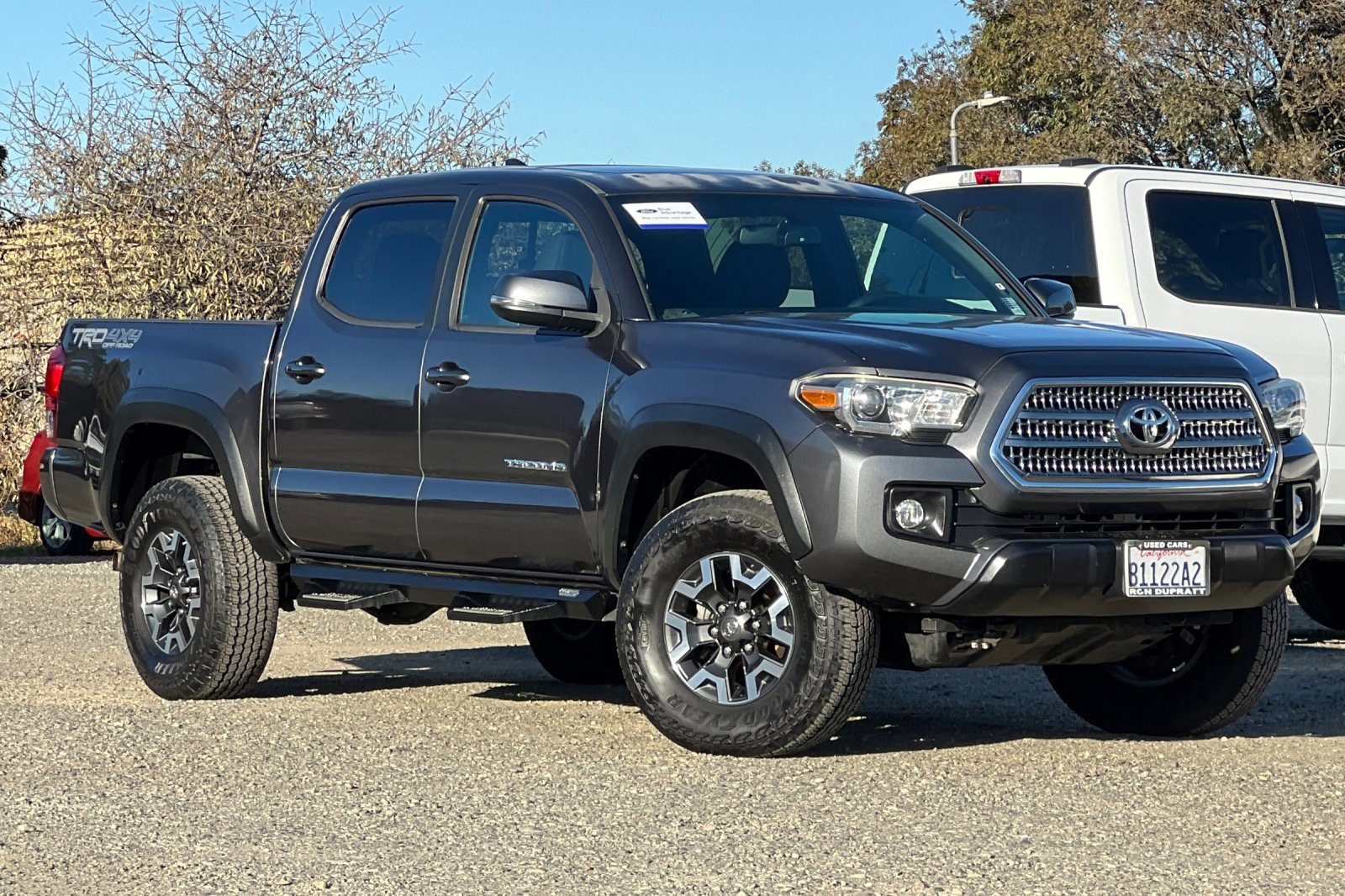 Used 2016 Toyota Tacoma TRD Off-Road image 8
