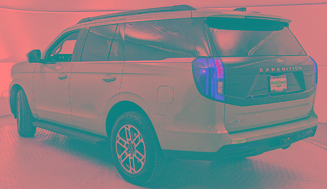 Certified 2025 Ford Expedition Active AWD/4WD image 4