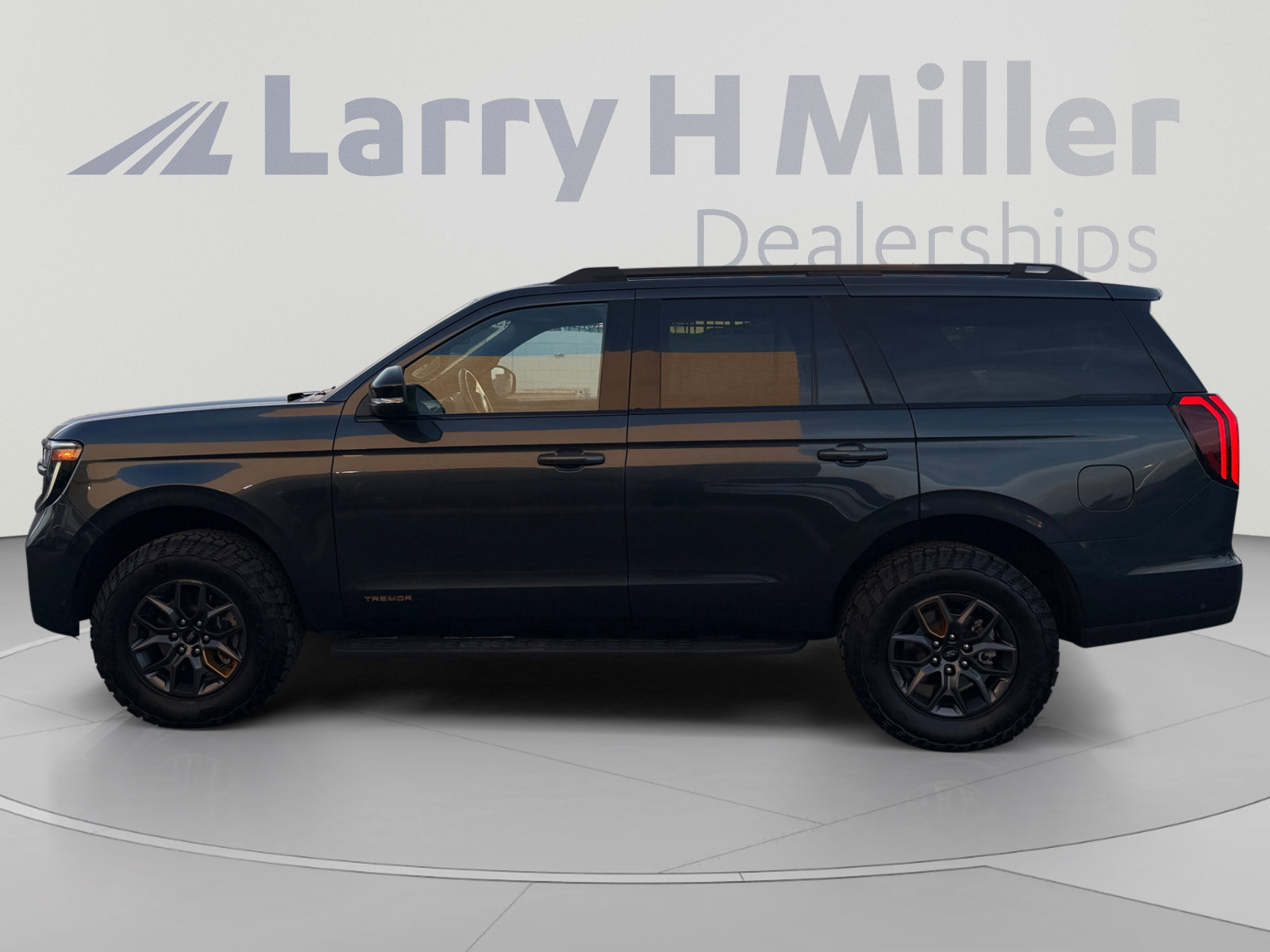 Certified 2025 Ford Expedition Tremor AWD/4WD image 2