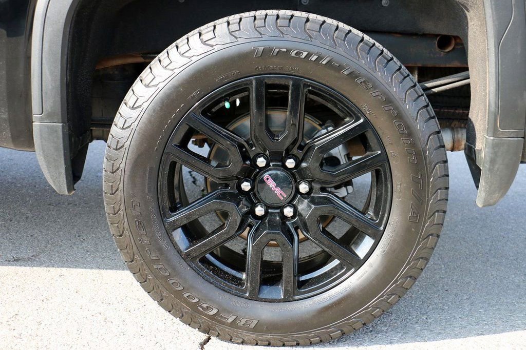 Used 2023 GMC Sierra 1500 AT4 w/ Technology Package image 10