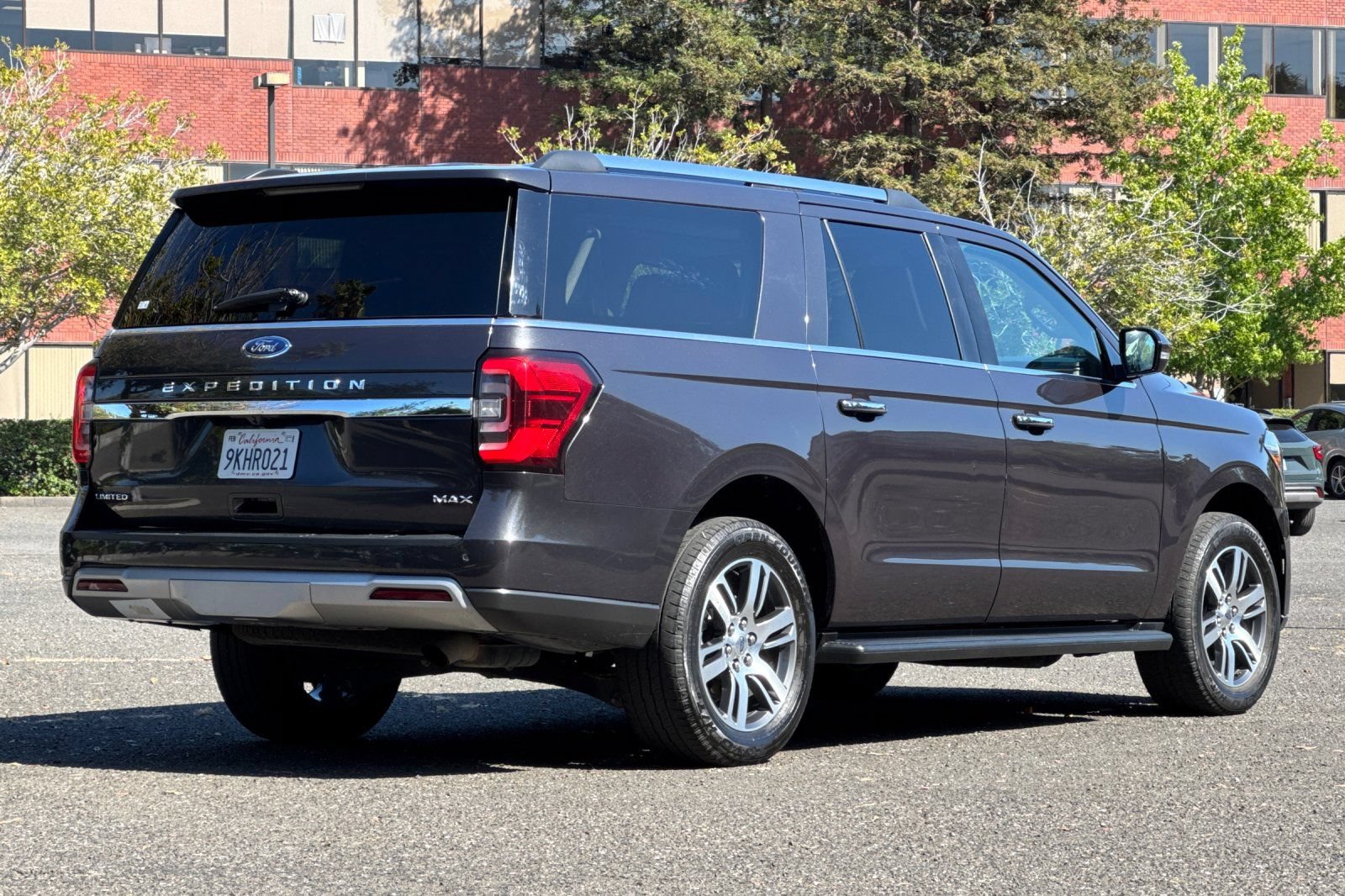 Certified 2024 Ford Expedition Max Limited RWD image 3