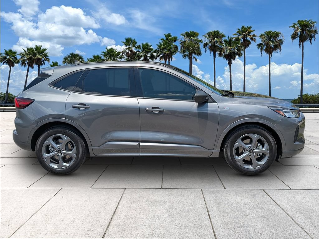 Certified 2023 Ford Escape ST-Line w/ Tech Pack #1 FWD image 8
