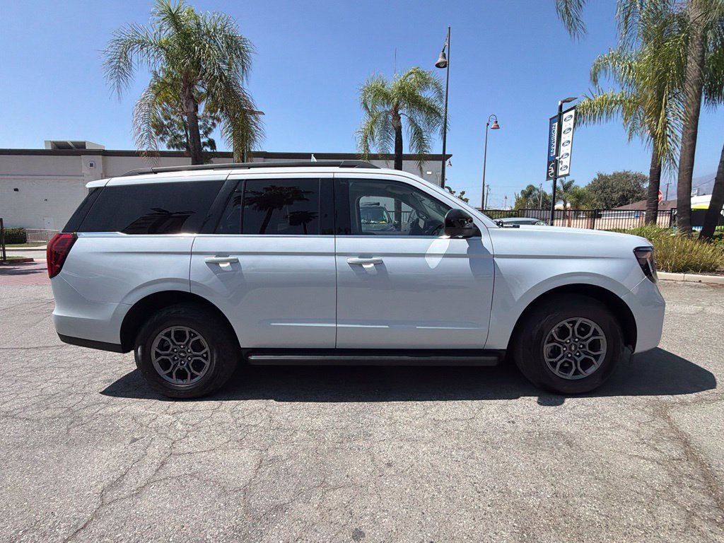 Certified 2025 Ford Expedition Active AWD/4WD image 14