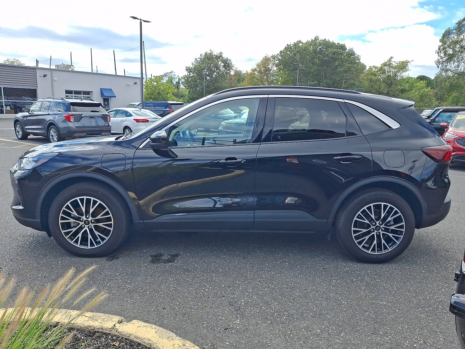 Certified 2023 Ford Escape SE FWD image 6
