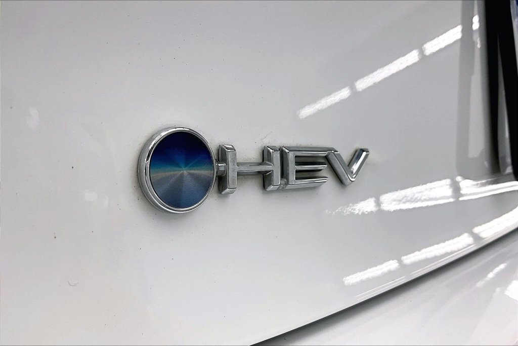 Used 2025 Toyota Camry LE FWD image 8