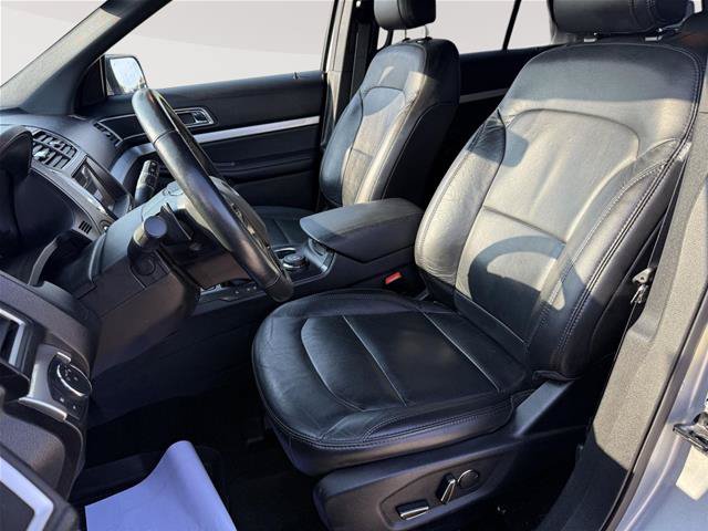 Certified 2017 Ford Explorer XLT w/ Equipment Group 202A AWD/4WD image 9