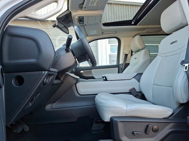 Certified 2025 Ford Expedition Max Platinum image 13