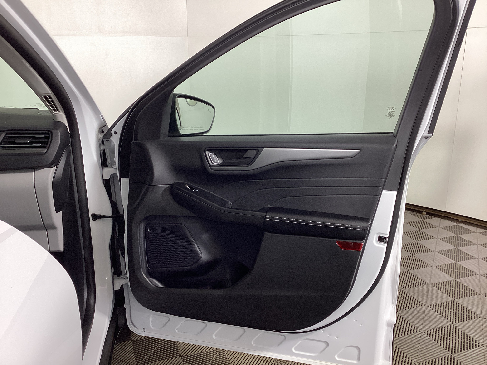 Certified 2024 Ford Escape Active AWD/4WD image 8