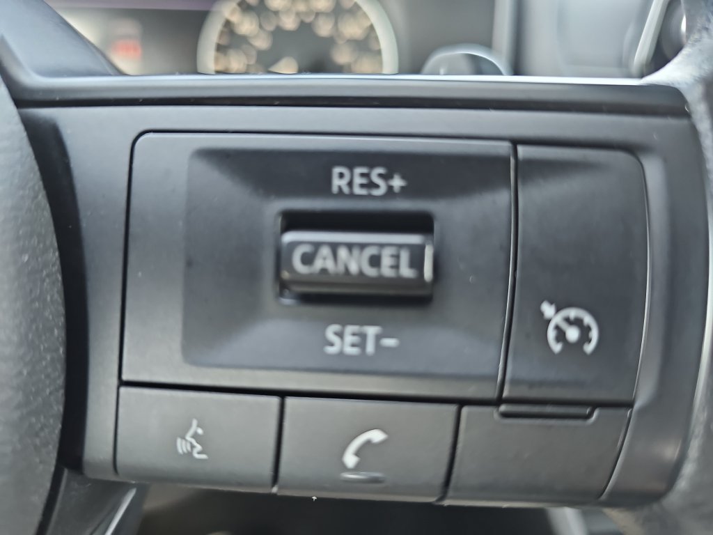 Used 2024 Nissan Rogue S AWD/4WD image 17