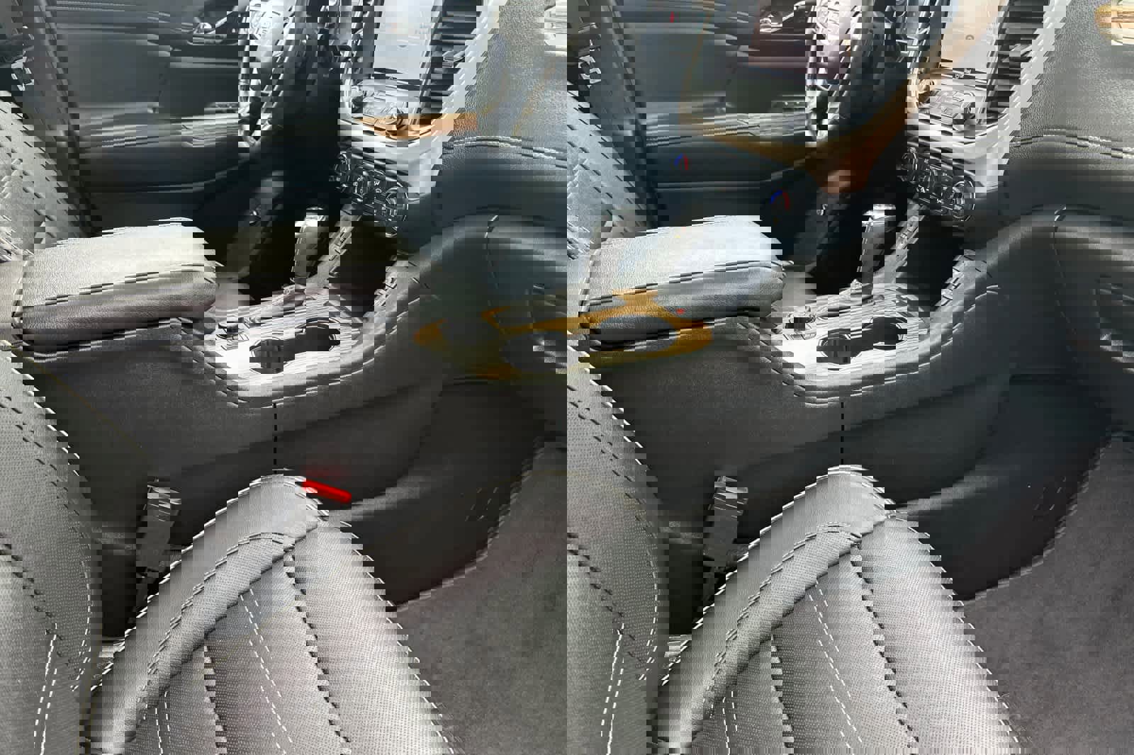 Used 2019 GMC Acadia Denali w/ Technology Package image 17