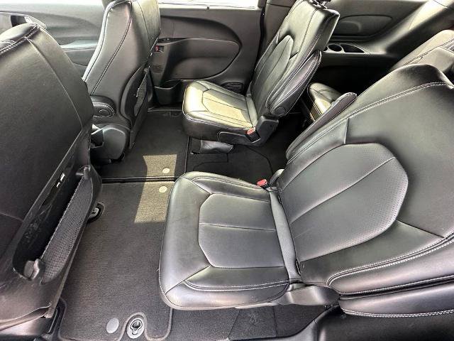 Used 2025 Chrysler Pacifica Select FWD image 18